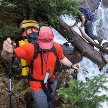 1 Set mobiler Wasserfilter für den Außenbereich, ultra leichtes 4-stufiges Filtersystem mit 0,01 Mikron, tragbarer Wasserreiniger in Trinkhalm-Form, geeignet für Outdoor-Reisen, Wildniserkundungen und Notfallsituationen