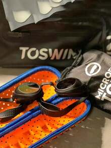 1 szt. Etui na okulary pływackie Premium - konstrukcja EVA do przechowywania i organizowania okularów pływackich - amortyzujące, odporne na zarysowania