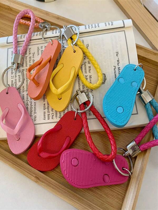 Women's Keychain Pendants Bell Pendants Creative Mini Hole Shoe Style Pendants Cute Cartoon Bear Decorations Exquisite And Compact Back-To-School Gifts Travel Accessories Car Accessories For Women Keychain For Bag