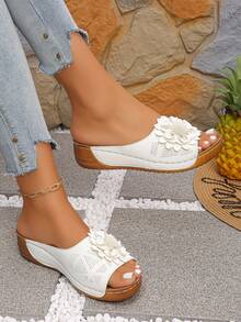 Women's Thick Sole Open Toe Sandals, Floral Design Slip-On Beach Slippers, Spring/Summer - Beige - View 2