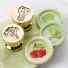 1 件新款可爱系列蜡封印章，27 种图案选择 - 蔬菜/水果/植物/动物，压花实心黄铜，适用于 DIY 贺卡、信封、邀请函和密封装饰、返校、学校用品