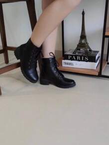 Bota Coturno Feminina Cano Baixo Preta Estilo Conforto Blogueirinha, Coturno Tratorado botas feminina elegant