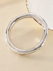 1 pulseira circular vazada de aço inoxidável, disponível nas cores ouro e prata, adequada para uso diário feminino