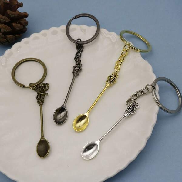 1pc Cross Crown Spoon Shaped Keychain, Fashionable Keyring Decoration Car Accessories Bag Charm School