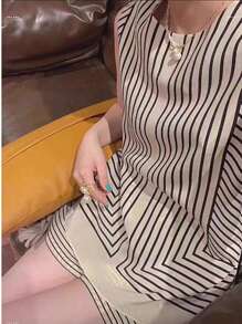 Contrasting Striped Casual Sleeveless Outfit