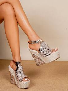 Size 5-6 Elegant Champagne Color, Women's 5.5 Inch Super High Heel Sandals, Sexy Outdoor, Wedding, Party, Open Toe Platform Wedge Sandals, Strap Buckle Design, Sequin Material, Ideal Summer Fashion Choice, Size 9-10 High Heel Sandals - Champagne - View 4