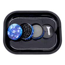 1 Set praktisches Zubehör für Rauchen: Beinhaltet robuste Metall Dreh-Tablett und 4-Schichten Metall gemusterter Kräutermahler, Größe 50mm (1,95 Zoll); Heimatgerät, Partybevorzugung, Geschenk für Freunde