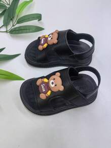 1 Pair Boys' Sandals, Washable, Non-Slip, Durable For Summer: Cute Bear Decoration + "Smile" Print, Adorable And Eye-Catching, Meets Kids' Whimsical Preferences, Brings Happiness When Putting On And Taking Off. Comfortable And Practical: Sandal Style, Fits Children's Foot Development, Breathable, Suitable For Daily Play And Walking, Protects Little Feet. Versatile: Simple White Color, Goes Well With Any Outfit, Moms' Go-To Choice