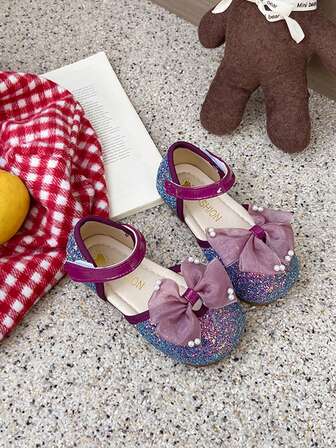 1 Pair Girls Pearl Bow Hook & Loop Gilly Tramp Cloth Flat Cute Princess Sandals, Suitable For Summer