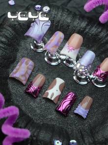 用这款手工制作的10片装亚克力鸭子美甲片，为您的美甲增添一丝浪漫气息。这款美甲片采用欧式经典法式甲型、紫色猫眼甲面和裸粉色底色，并饰有3D立体装饰元素，是Y2K风格全覆盖美甲的理想之选。这款美甲片充满魅力，时尚靓丽，是紫色系性感女孩的必备单品。 - 彩色 - 查看 3