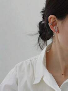 1pc Luxury Geometric Crossover Rhinestone Earring Cuff, Delicate Elegant Clip-On Earrings For Women, Suitable For Daily Wear