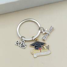1 pièce Porte-clés de remise des diplômes 2025 unisexe, breloque mignonne en alliage en forme de casquette de remise des diplômes avec goutte d'huile, cadeau de cérémonie de remise des diplômes