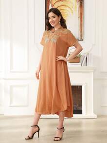 2026 New Style Ramadan Traditional Elegant Green Embroidered Arabic Dress, V-Neck Arched Hem Creative Saudi Long Robe - Orange - View 5