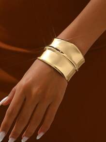 1 pieza Brazalete exagerado de mujer de alta gama vintage brillante en color dorado, apto para uso diario