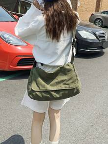 Vintage Minimalist Flap Crossbody Bag, Thick Washed Canvas Bag, Casual Versatile Large Capacity Messenger Bag, American Style For College Student, Short Trip, Simple Street Cloth Bag - Green - View 7