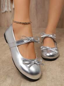 Bailarinas planas plateadas para mujeres, zapatos nuevos de vestir de verano, Mary Janes francesas de puntera redonda - Plateado - Ver 1