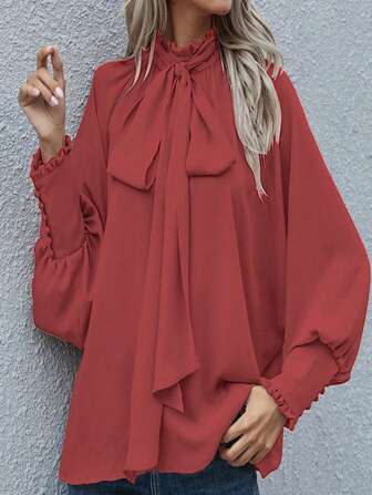 Blusa elegante y casual de manga larga para mujer con decoración de lazo - Cuello con volantes y botones delanteros, perfecta para el uso diario en Navidad