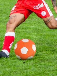 1 pieza Balón de fútbol mágico naranja de tamaño oficial 4.5, para entrenamiento de adultos y jóvenes al aire libre, estable y adecuado para cancha, parque y juego en la playa