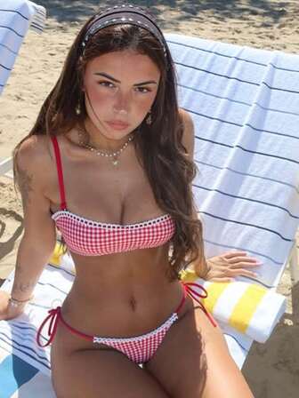 女士夏季沙滩装，可爱格子印花，蝴蝶结花卉装饰和后系带比基尼套装