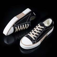 Fashionable Women's Retro Platform Shoes - Contrast Colors And Flat Sole Design - Black - View 1