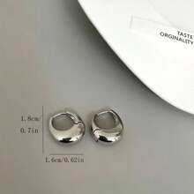 1 Pair Minimalist Geometric U-Shaped Metal Hoop Earrings, Smooth Elliptical Open Circle Ear Rings For Women, Everyday Wear, Simple Metallic Geometric Hinged Earrings, Fashionable & Versatile, Suitable As Gifts For Christmas, Thanksgiving, Valentine's Day