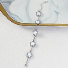 1pc Light Luxury Single-Sided Zirconia Inlaid Stainless Five Leaf Grass Bracelet, For Daily Wear, Dating, Vacation And Other Occasions. Made Of Hypoallergenic Titanium Steel And Popular Jewelry, It Is The Perfect Gift For Girlfriends ﻿
