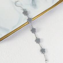 1pc Light Luxury Single-Sided Zirconia Inlaid Stainless Five Leaf Grass Bracelet, For Daily Wear, Dating, Vacation And Other Occasions. Made Of Hypoallergenic Titanium Steel And Popular Jewelry, It Is The Perfect Gift For Girlfriends ﻿