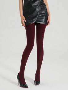 一件纯色时尚前卫尼龙连裤袜，百搭实用，一年四季皆宜。它是时尚达人的秘密武器，轻松驾驭各种风格，让你始终走在潮流前沿。舒适 - 酒紅色 - 查看 4