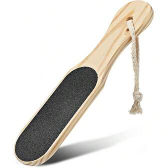 Raspador de pie/removedor de callosidades de calidad de spa de doble cara de madera, lima profesional para pedicura y cuidado de los pies - se puede usar tanto en pies húmedos como secos para lograr pies suaves y sedosos
