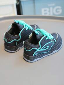 1 Pair Unisex Kid's PU Crossed Lace-Up Anti-Slip Round Toe Thick Sole Flat Soft-Sole Cute Sport Sneakers, Versatile Casual Basketball Shoes, Suitable For All Seasons