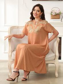 2026 New Style Ramadan Traditional Elegant Green Embroidered Arabic Dress, V-Neck Arched Hem Creative Saudi Long Robe - Orange - View 11