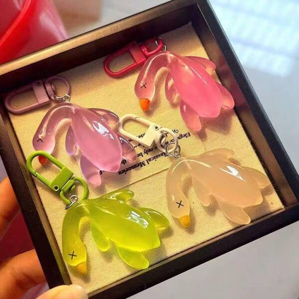 1pc/2pcs/4pcs/6pcs Mixed Luminous Roasted Duck Keychain, Luminous Transparent Color-Changing Roasted Duck Keychain, Hot Backpackendant, Fun Best Friend Gift