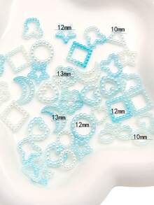 亚克力DIY饰品，奶油胶手机壳，发夹，装饰饰品材料，巴洛克饰品，DIY手工耳环，头饰，鞋子，服装配饰。本产品广泛应用于装饰，吊坠，配饰等。