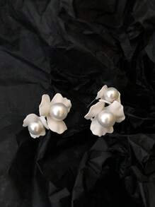 New Spring Floral Pearl Earrings, Pure White Elegant Stud Earrings, Refreshing & Versatile Jewelry For Women