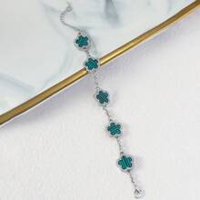 1pc Light Luxury Single-Sided Zirconia Inlaid Stainless Five Leaf Grass Bracelet, For Daily Wear, Dating, Vacation And Other Occasions. Made Of Hypoallergenic Titanium Steel And Popular Jewelry, It Is The Perfect Gift For Girlfriends ﻿
