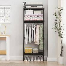 这款简约衣柜系统采用单排设计，配备纤细衣架三件套、紧凑型储物架和多功能鞋架，最大限度地利用空间，是宿舍收纳的理想之选。轻巧而坚固，是小卧室的多功能衣柜解决方案，打造温馨的胶囊衣橱，方便取用和整理鞋子、配饰和换季衣物，经典的百搭中性色调，适合日常穿着。 - 彩色 - 查看 12