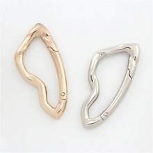 1 buc breloc carabină în formă asimetrică, pandantiv cu clip pentru drumeții, îmbrăcăminte, accesoriu pentru geantă, accesorii auto în stil casual de stradă, pandantiv pentru geantă, drăguț gotic Y2k