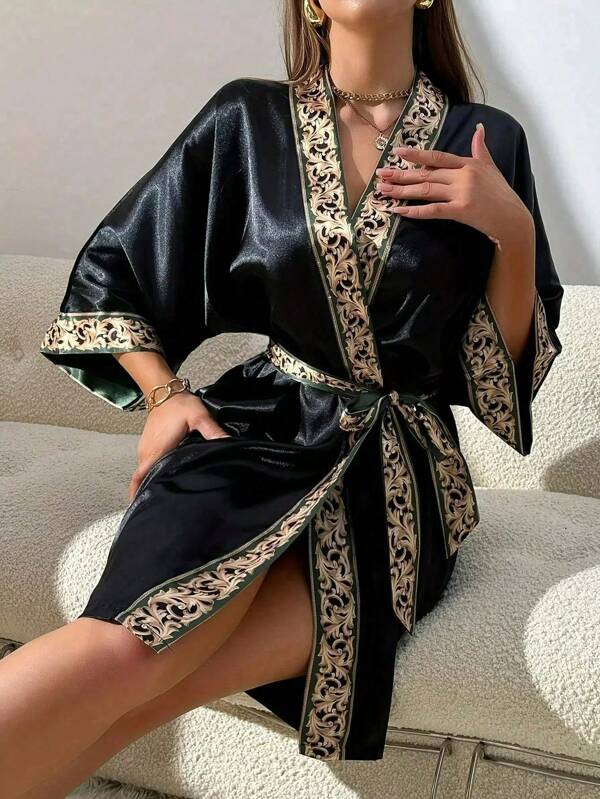 DisneyLadies' Elegant V-Neck Satin Robe With Gold Floral Print - Black Long Sleeved Waistband Kimono Suitable For All Seasons, Machine Washable Polyester Fiber