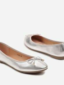 Fashionable And Versatile Ballerina Flats With A Subtle Bow - Silver - View 4