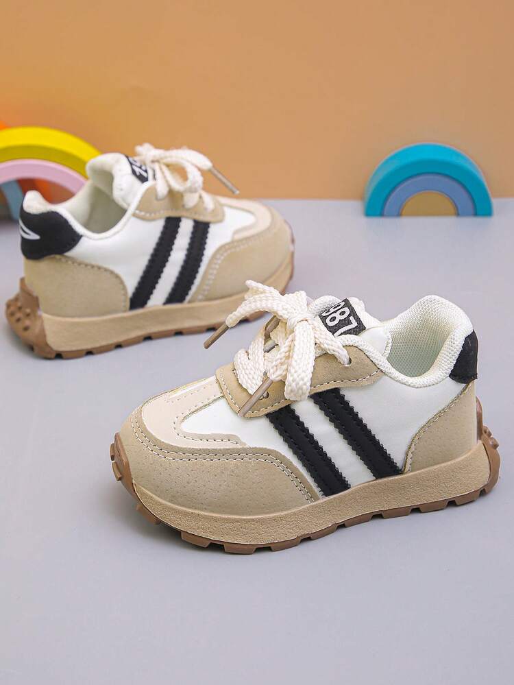 زوج واحد من أحذية الأطفال الرياضية المريحة السميكة الأساس، مناسبة لفصلي الربيع والخريف - الأسود - مشاهدة 2