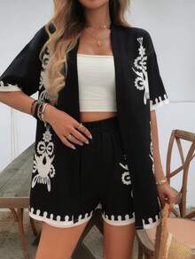 Conjunto de top de manga corta y pantalones cortos con estampado floral en colocación para mujer, estilo casual de vacaciones en la playa, de corte relajado