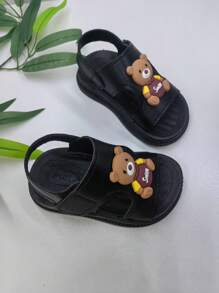 1 Pair Boys' Sandals, Washable, Non-Slip, Durable For Summer: Cute Bear Decoration + "Smile" Print, Adorable And Eye-Catching, Meets Kids' Whimsical Preferences, Brings Happiness When Putting On And Taking Off. Comfortable And Practical: Sandal Style, Fits Children's Foot Development, Breathable, Suitable For Daily Play And Walking, Protects Little Feet. Versatile: Simple White Color, Goes Well With Any Outfit, Moms' Go-To Choice