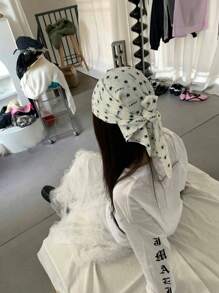 1pc Women Bandana Ins Star Print Square Scarf Headscarf 70*70cm, Spring And Summer Thin Versatile Pastoral Floral Hair Accessories, Bohemian Style Ladies, Square Scarf, Hairband, Headband, Ladies Headscarf, Multi-Functional Use, Can Be Used As A Belt, Decoration, Headscarf, Shawl, Sarong, Very Suitable For Sun Protection, Daily Wear, Party And Outdoor Travel, Vacation, Gift Giving Autumn Accessories Fall Winter Hair Band