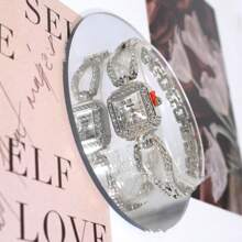 1 Stück neue einfache Damenuhr mit kreativem modischem quadratischem Armband, Quarzuhr für Damen