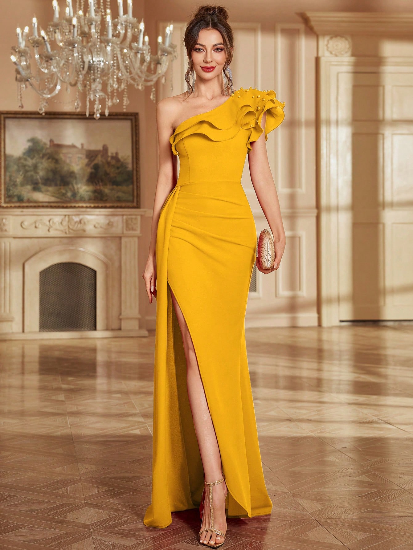 فستان كوكتيل مزين بالخرز والكشكشة مع شق عالي، بدون...