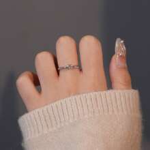 1 Peça Anel de Noivado de Diamante Moissanite Elegante Autêntico de 0,3 Quilates, Anel de Casamento de Prata Esterlina S925 com Pequeno Quilate de Moissanite para Mulheres, Acompanhado de Certificado e Caixa da Marca