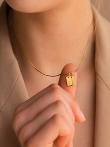 1 件简约金色矩形吊坠项链，刻有 A-Z 英文首字母，优雅时尚珠宝礼物，适合女士 - 金色 - 查看 6