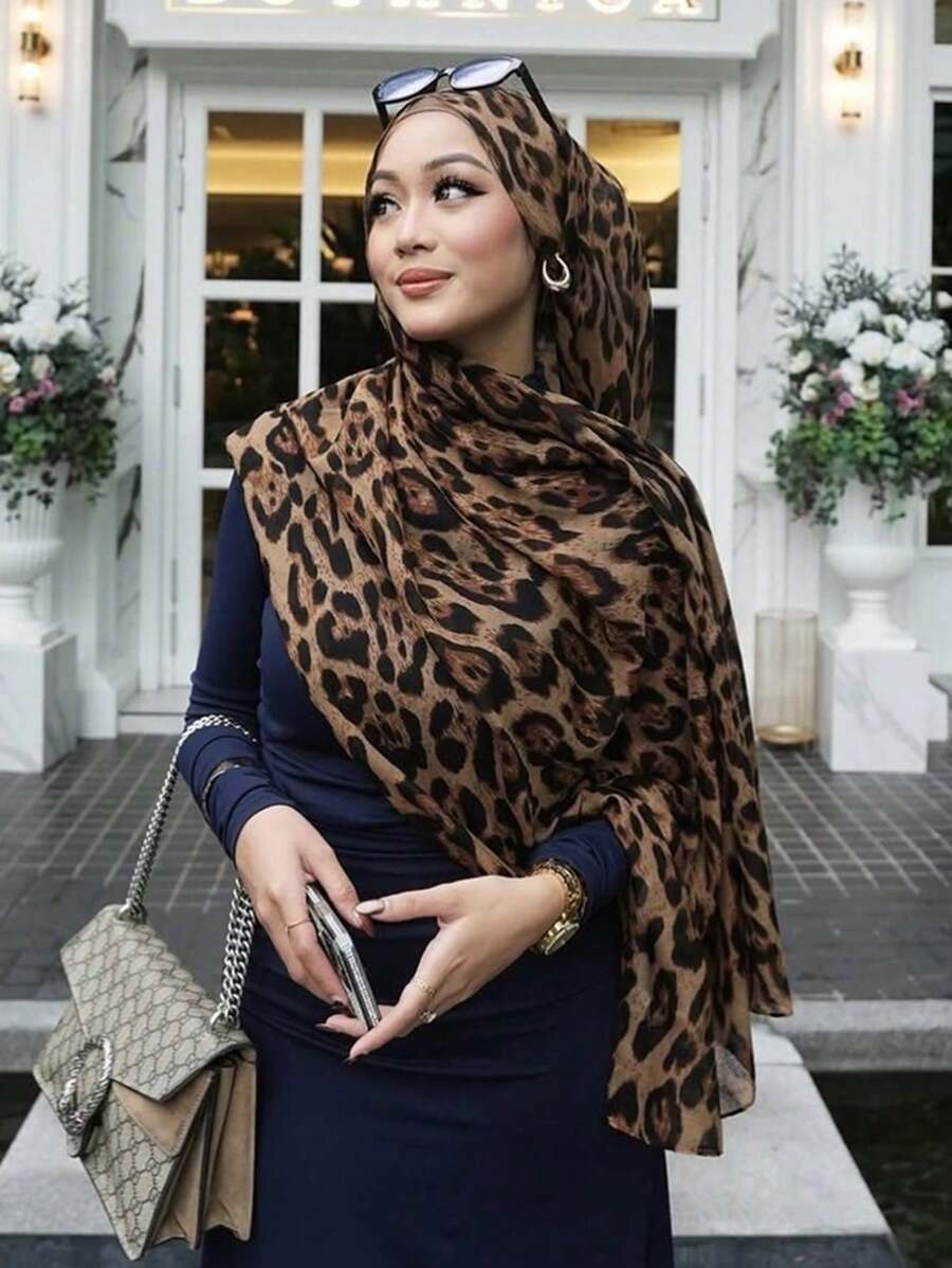 1pc Women Hijab Bohemian Style Watercolor Leopard Print Headscarf, Sun-Protection Scarf, Elegant Multi-Purpose Shawl For Everyday Use Headband
