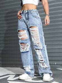 Calça jeans feminina casual azul claro com corte folgado e desgastado