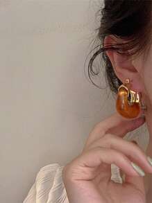 Women's Resin U-Shaped Retro Coffee Earrings, European And American Exaggerated Personalized Design, Niche High-End, Daily Commute Matching, Breaking Monotony, Adding Retro Chic, Party Wear As Visual Focus, Suitable For Autumn/Winter Outfits, Easily Upgrading Overall Styling